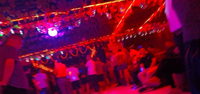 西安黑灯舞厅两小时详细初体验。